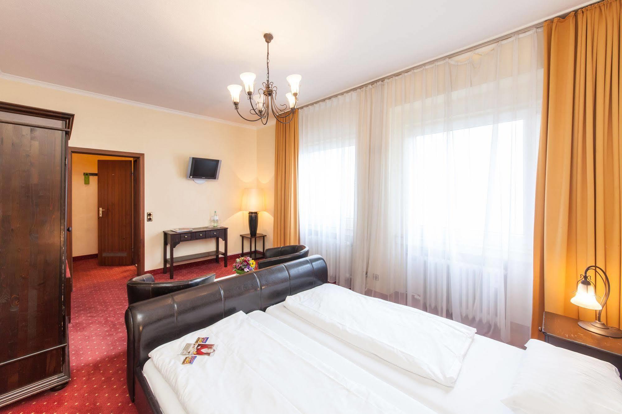 Hotel An Der Oper Duesseldorf Exteriör bild