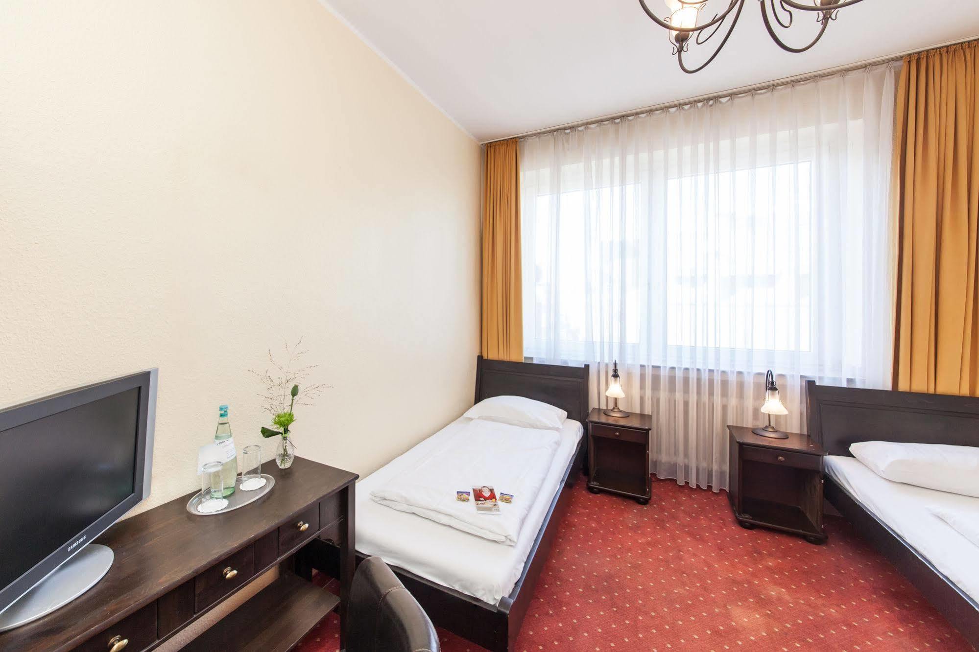 Hotel An Der Oper Duesseldorf Exteriör bild